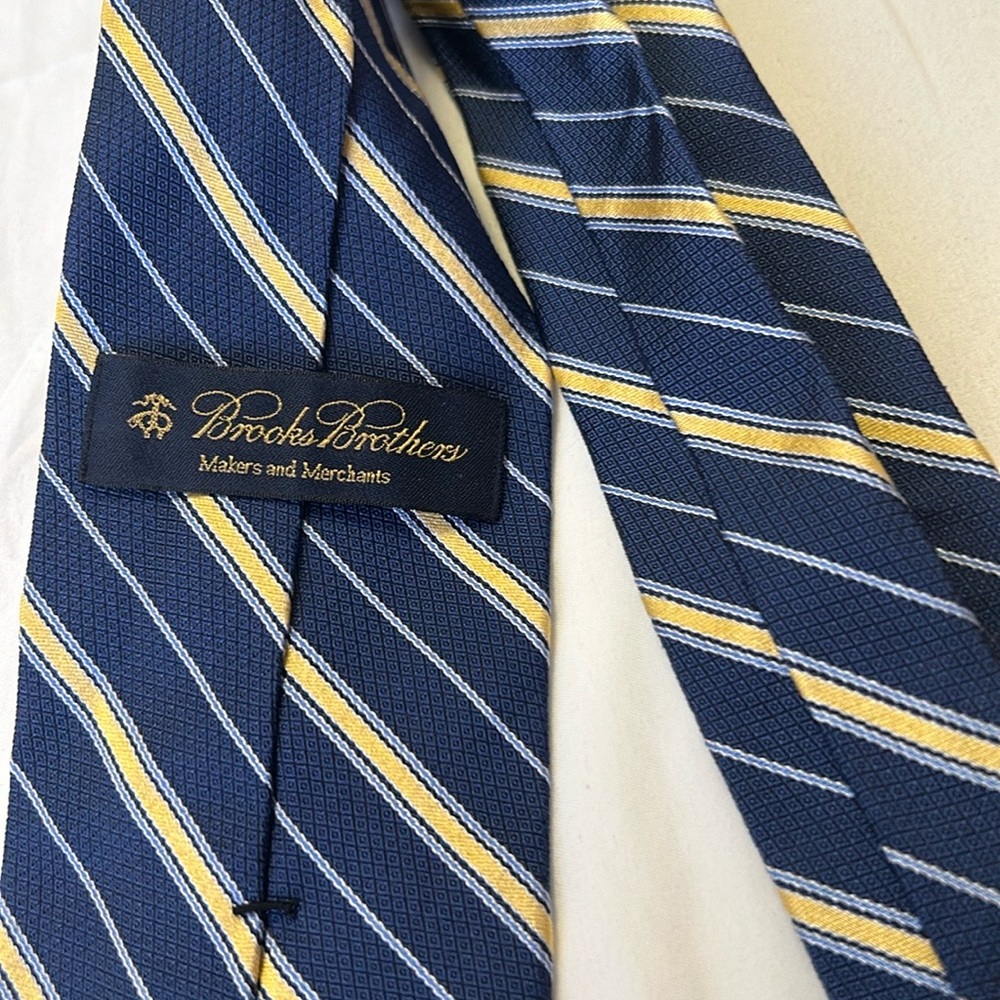 Brooks Brothers Pure Silk tie